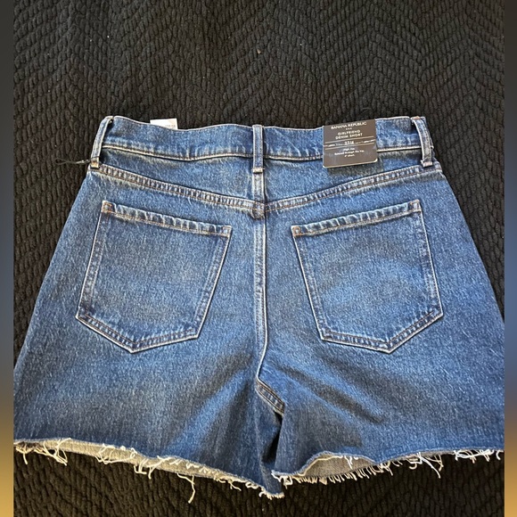 Banana Republic Girlfriend Short - Picture 2 of 5